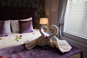 Фото номера Улучшенный номер с кроватью размера «king-size» Отель 12th lock Boutique Hotel г. Каслнок 3